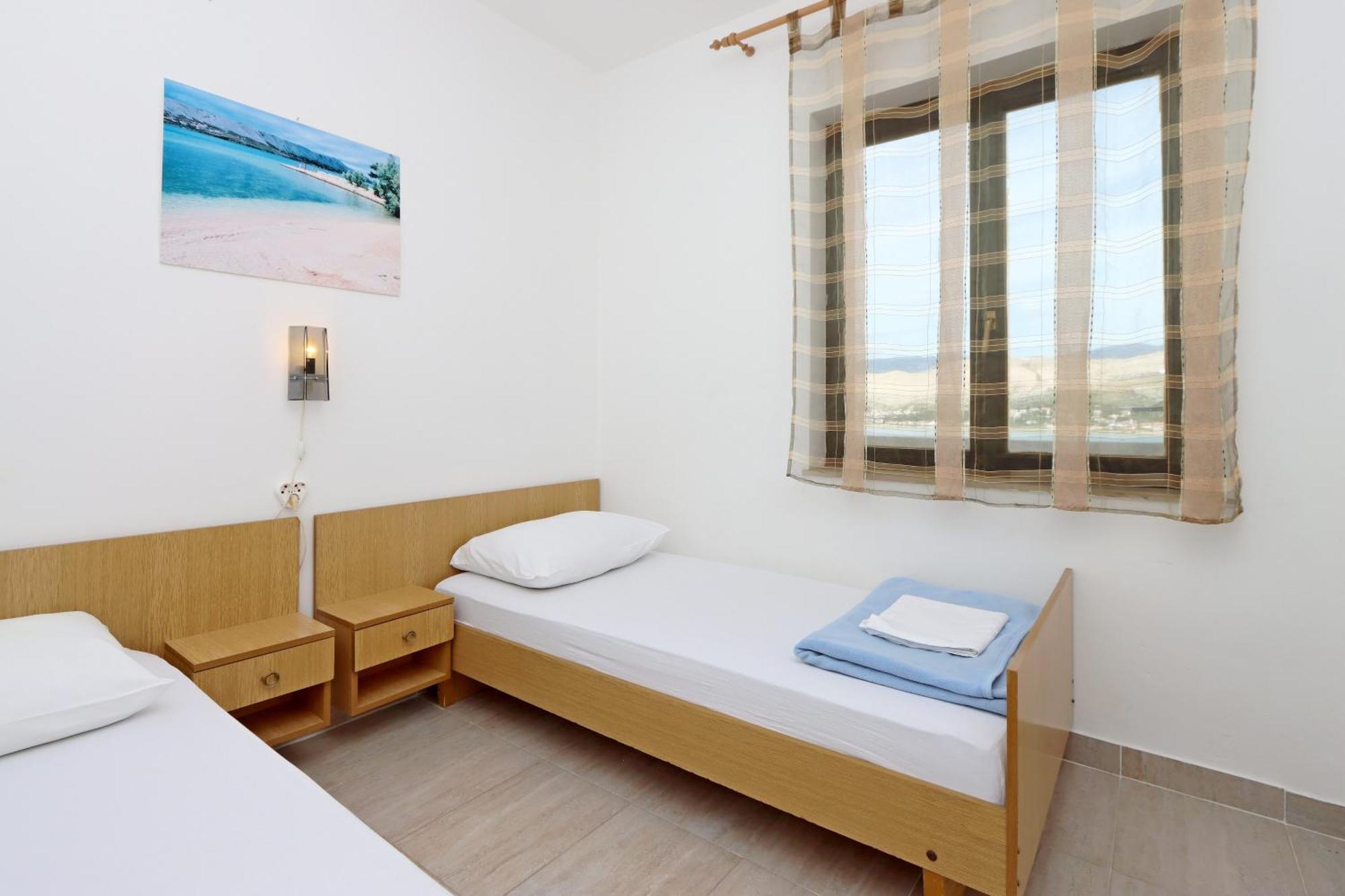 Apartments With A Parking Space Pag - 18345 パグ エクステリア 写真